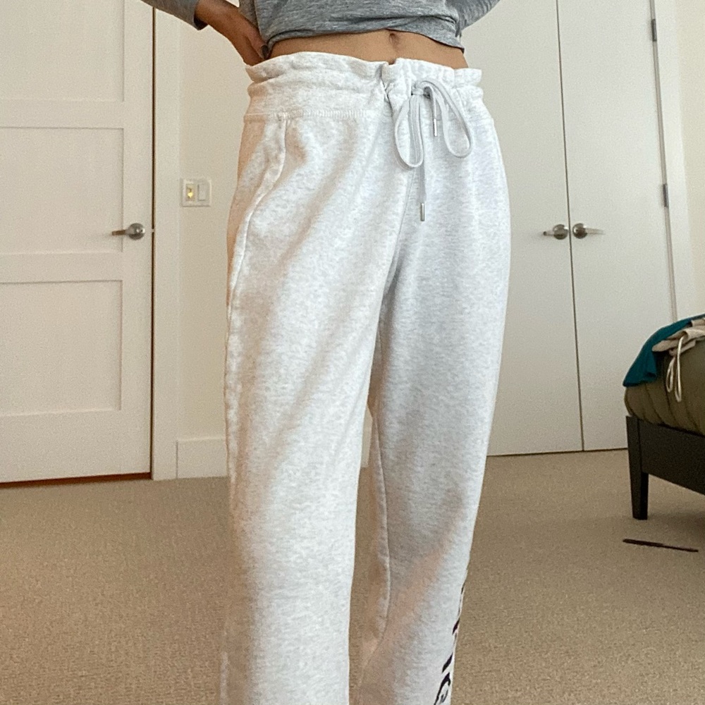 tommy hilfiger joggers!!